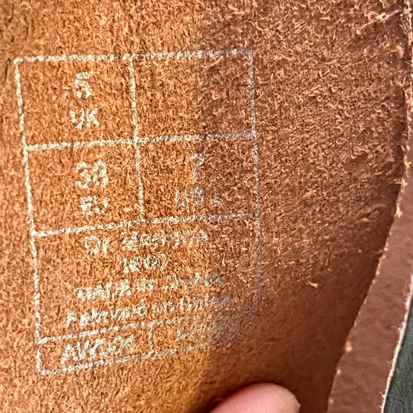 Out Of Production Dr. Martens Cimbat 20 Holes Boots Women's US 7 Burgundy Docs 5 - Picture 4 of 8